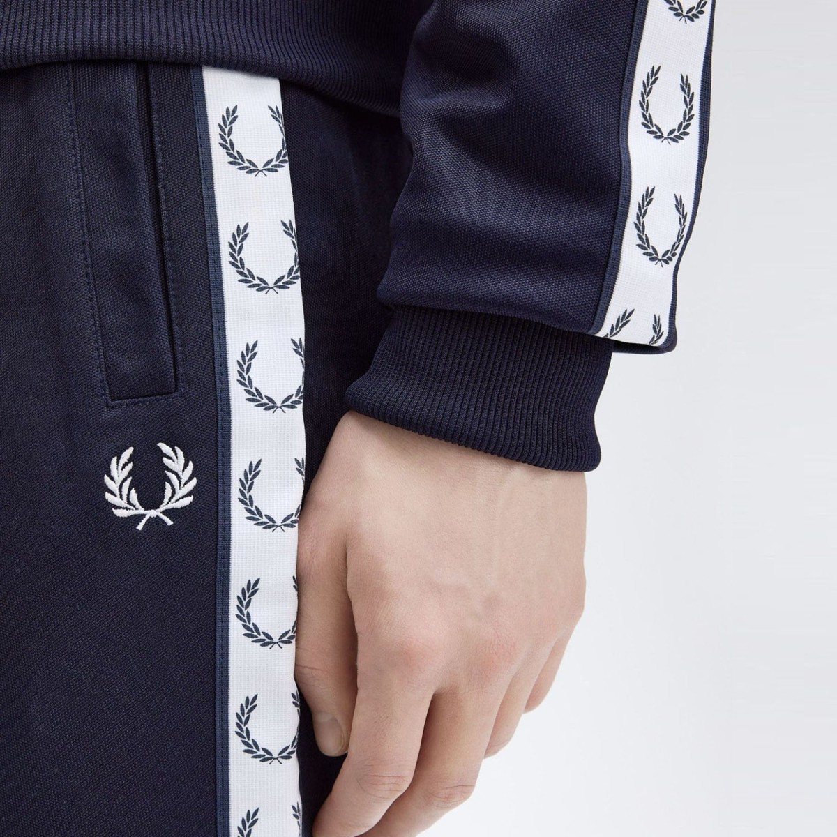Спортивні штани Fred Perry T5510 266