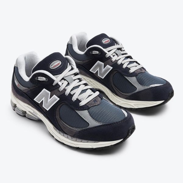 Кросівки New Balance M2002RSF