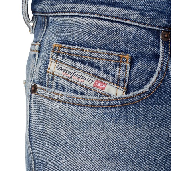 Джинсы Diesel 2020 D-Viker A05156-09D55-01
