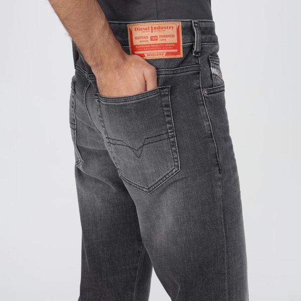 Джинсы Diesel 1995 D-Sark A03568-09G19-02.