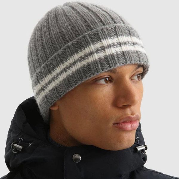Шапка Woolrich Striped Beanie Hat.