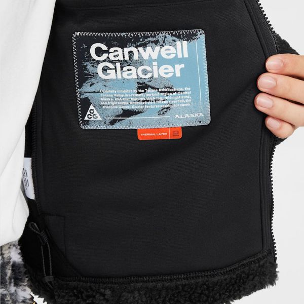 Толстовка Nike ACG FV8653-010.