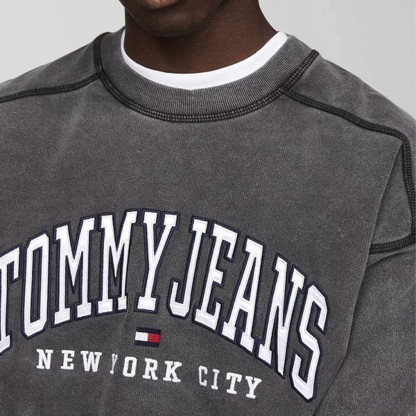 Свитшот Tommy Hilfiger TJM RLX TJ GD Varsity Crew.