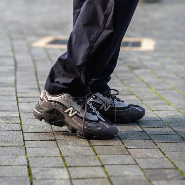 Кроссовки New Balance M1000MEG.