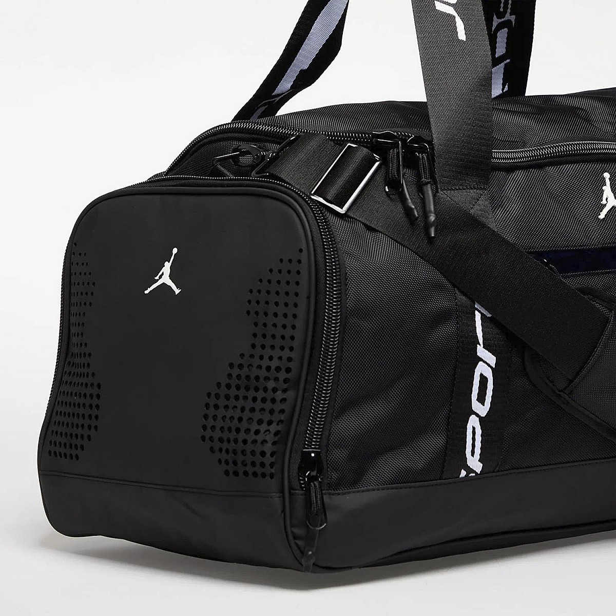 Спортивна сумка Nike Jordan MA0913-023