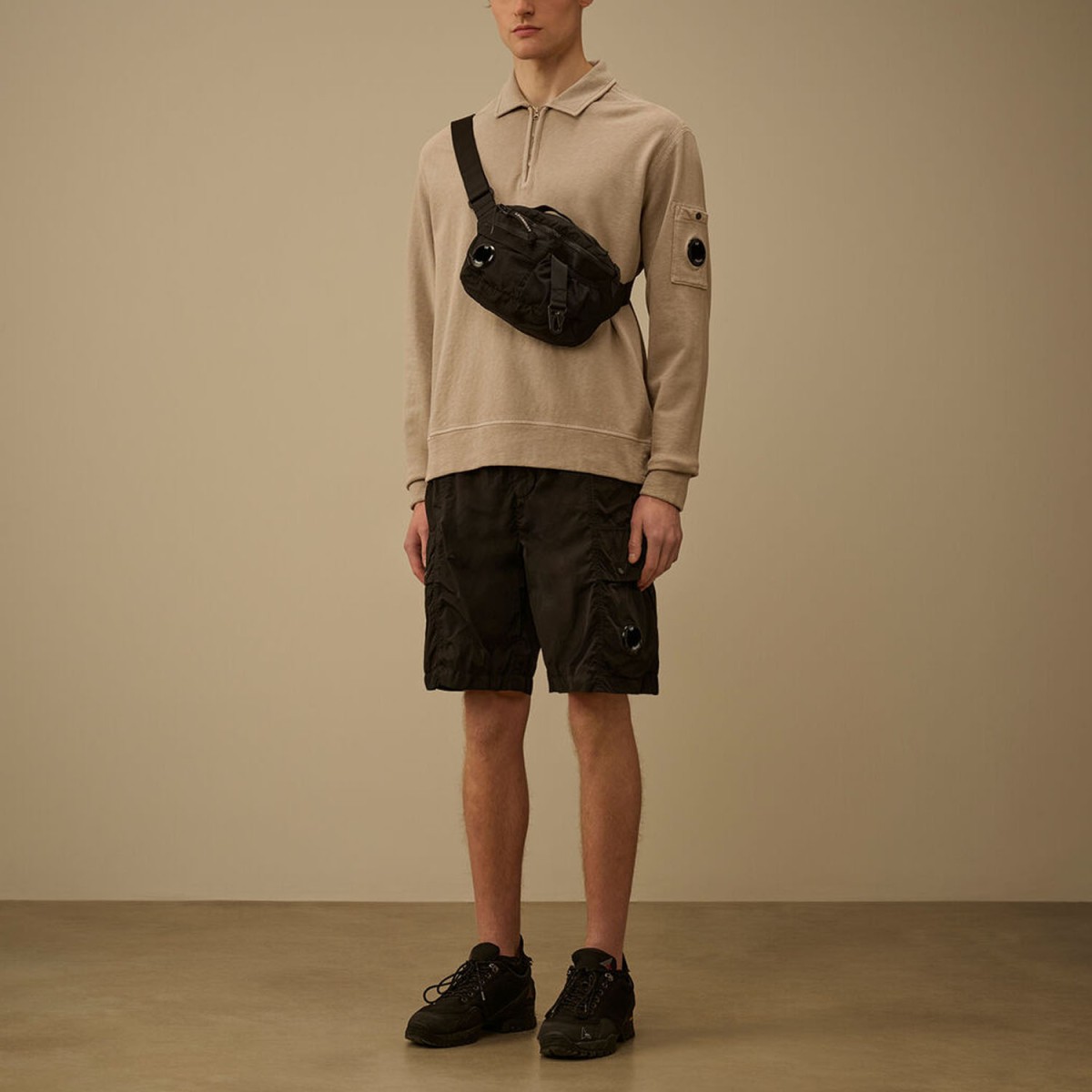 Шорти CP Company 20CMBE031A005904 999