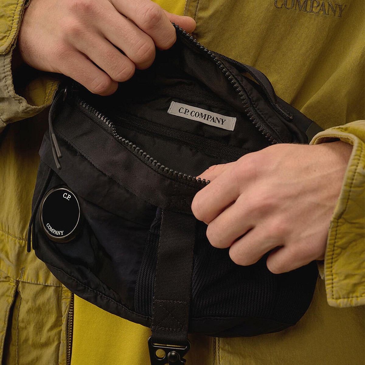 Сумка CP Company 20CMAC043A 005269G 888