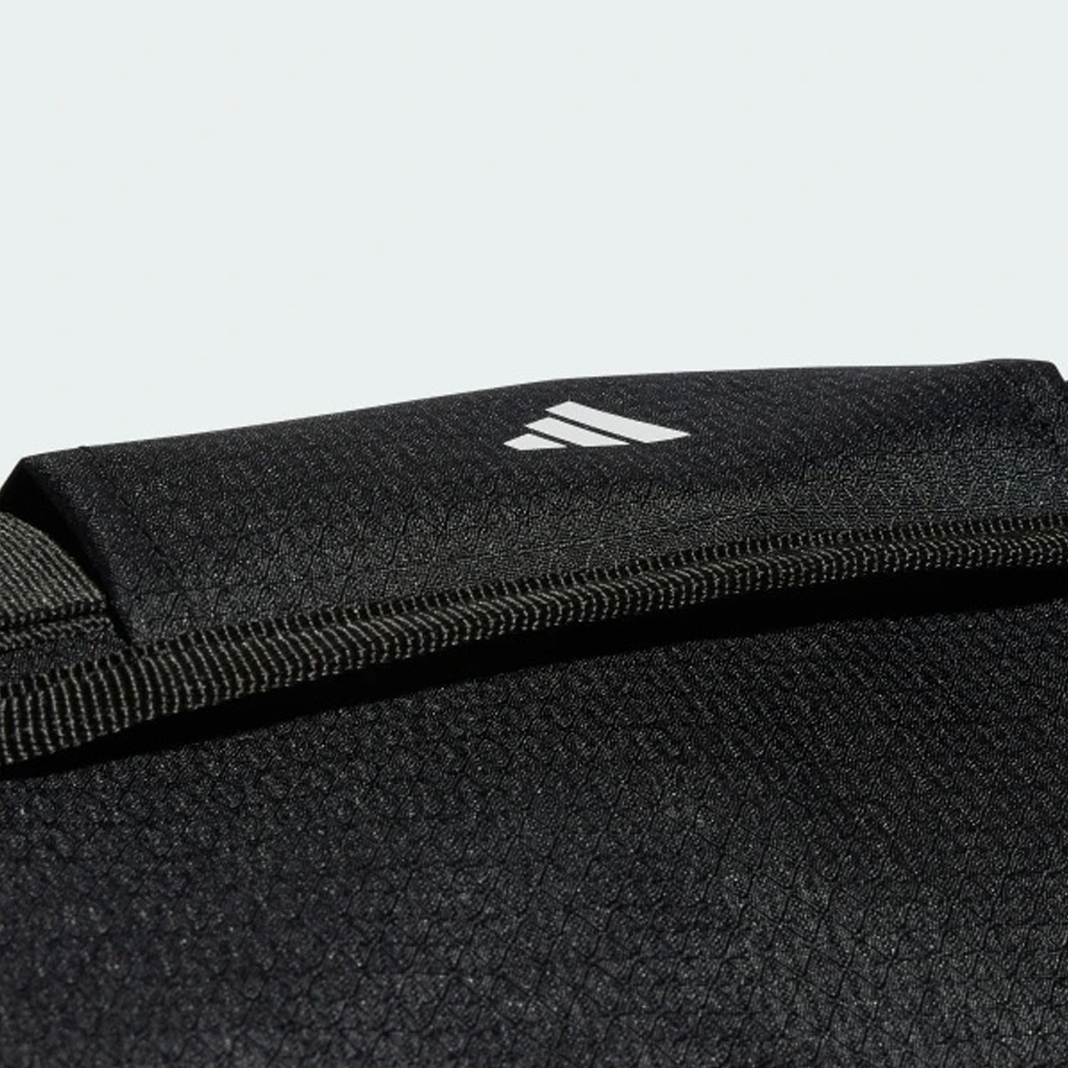 Спортивная сумка Adidas TR Duffle M IP9863