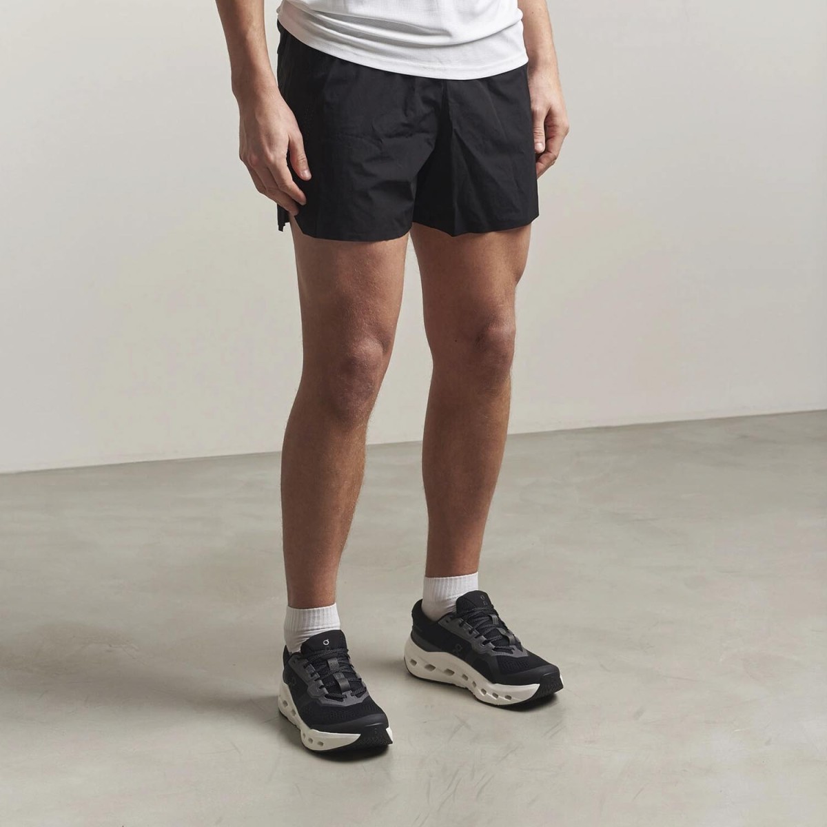 Кроссовки On Cloudrunner 3 Black/Ivory