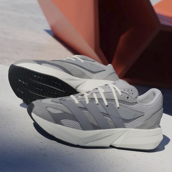 Кроссовки Adidas Lightblaze IH8607