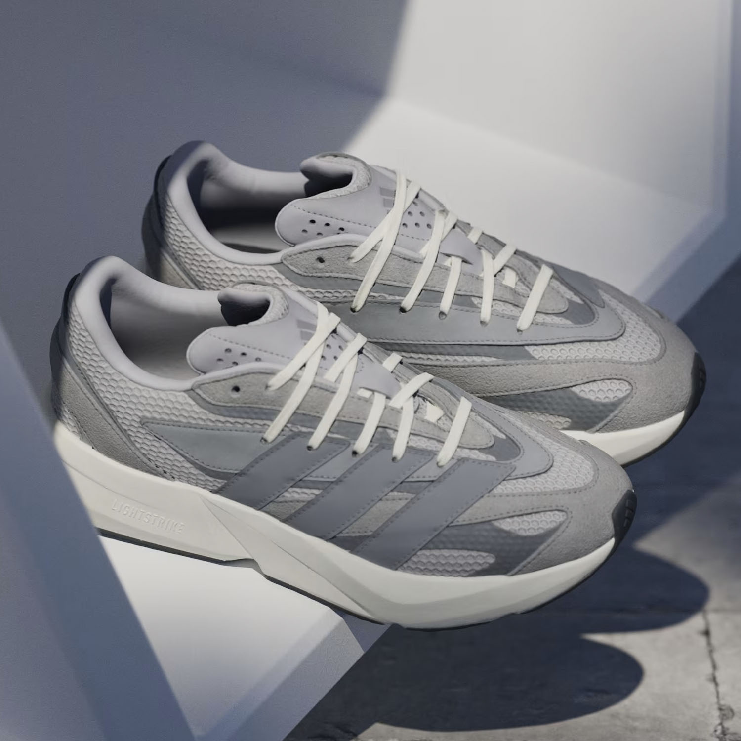 Кроссовки Adidas Lightblaze IH8607