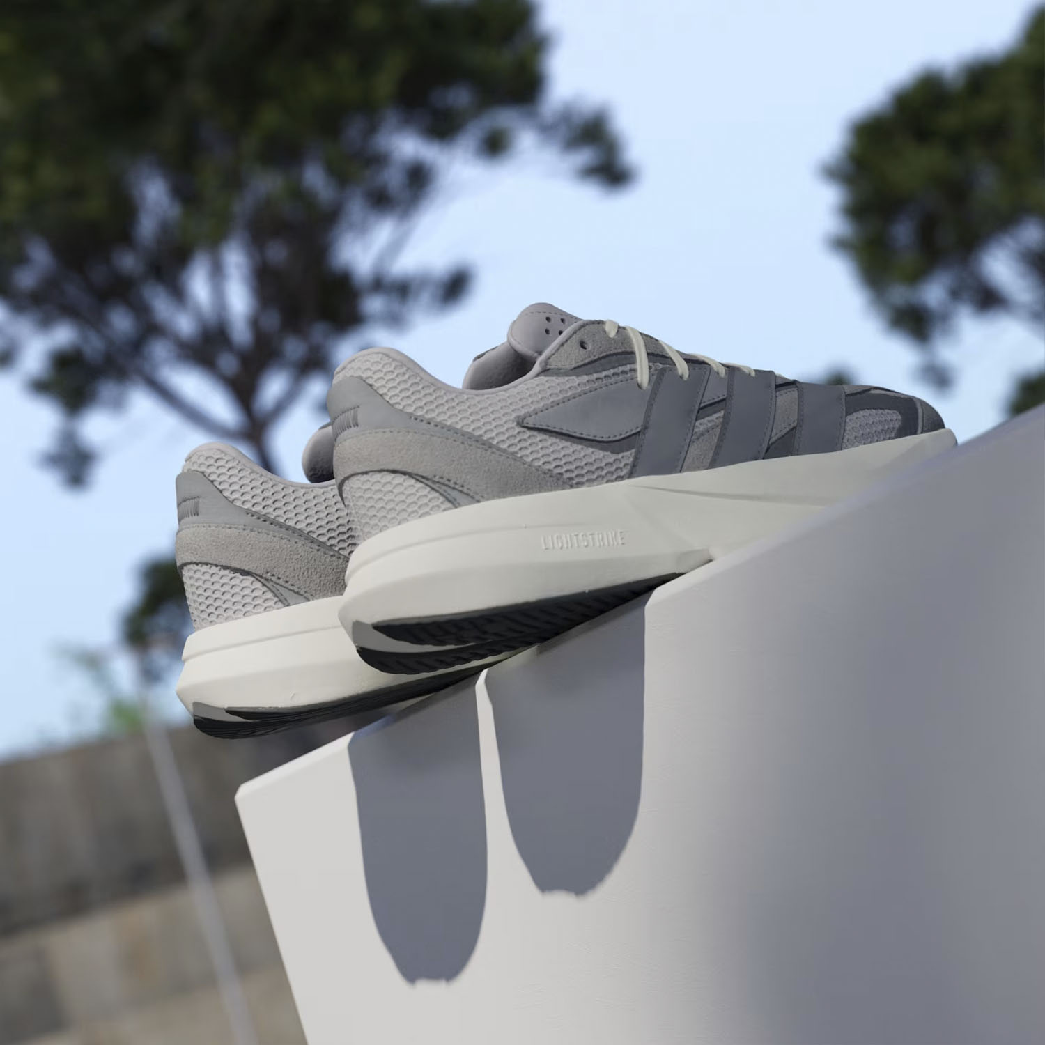 Кроссовки Adidas Lightblaze IH8607
