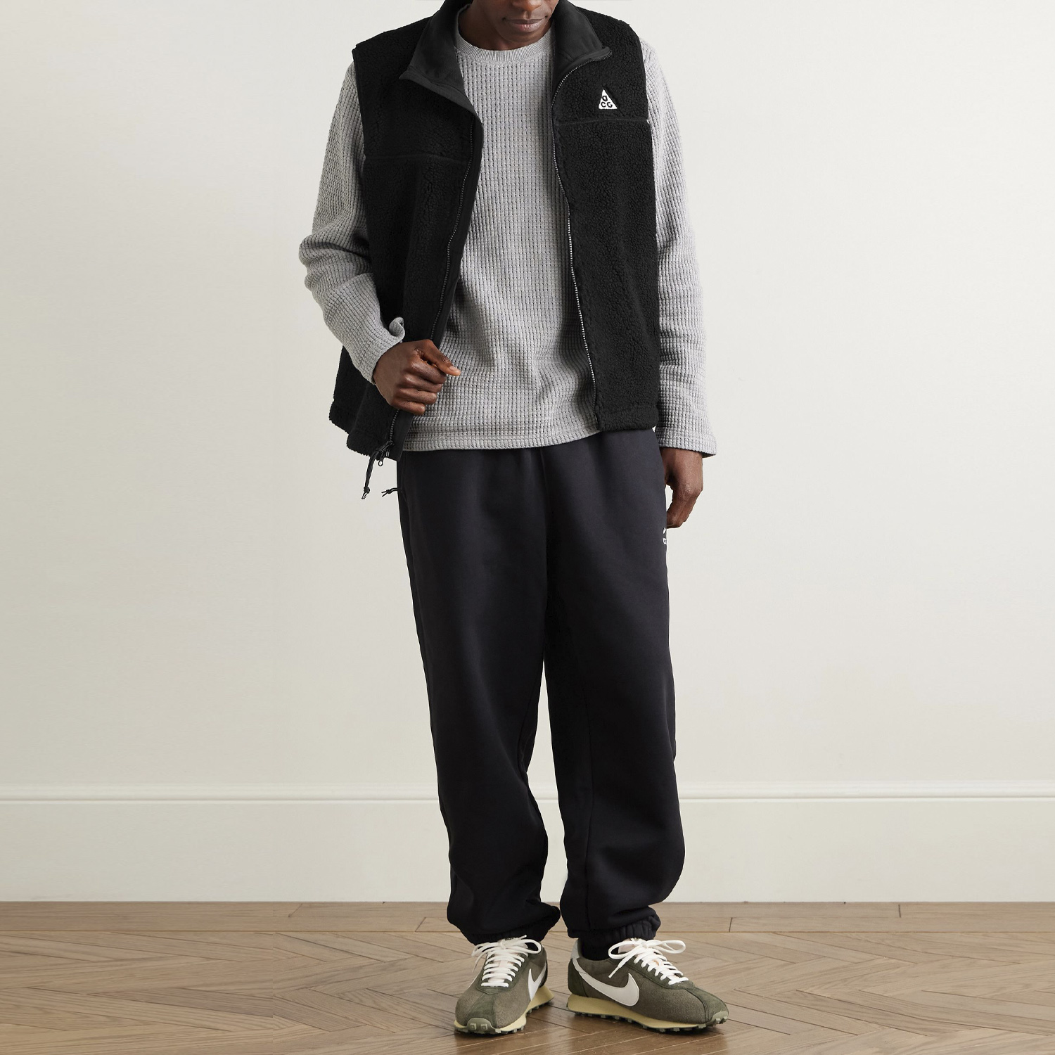 Жилет Nike ACG HV1111-010