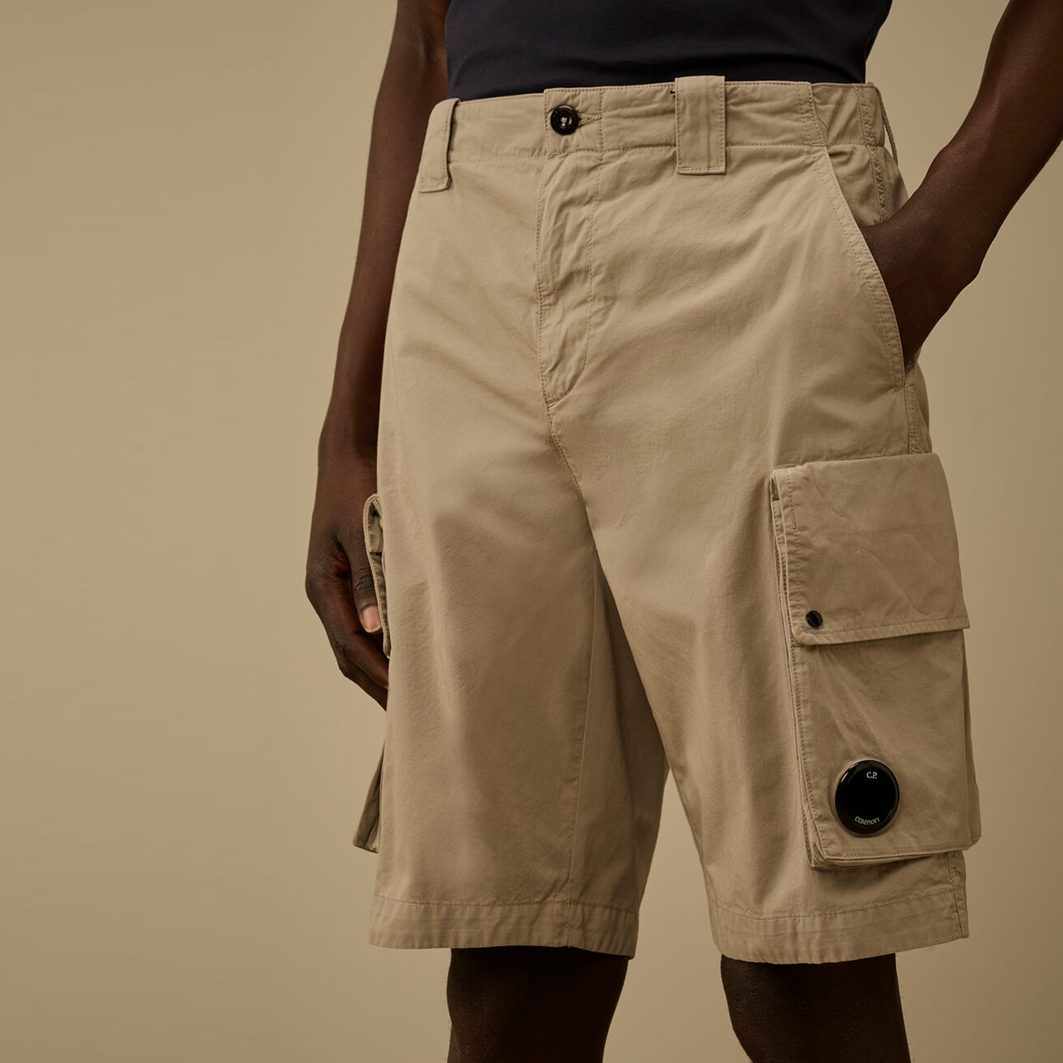 Шорти CP Company Cotton Gabardine Lens Cargo Shorts 20CMBE245A110340O 904