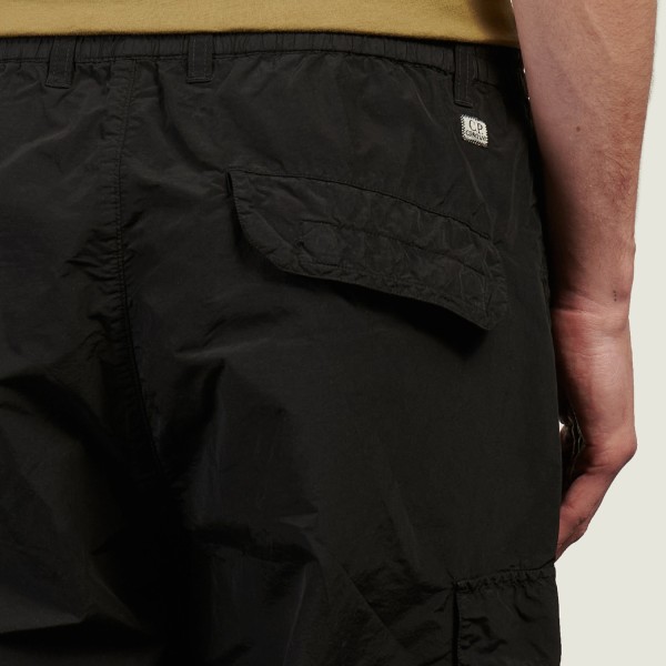 Брюки C.P. Company Flatt Nylon Loose Cargo Lens Pants 20CMPA140A005991G 999