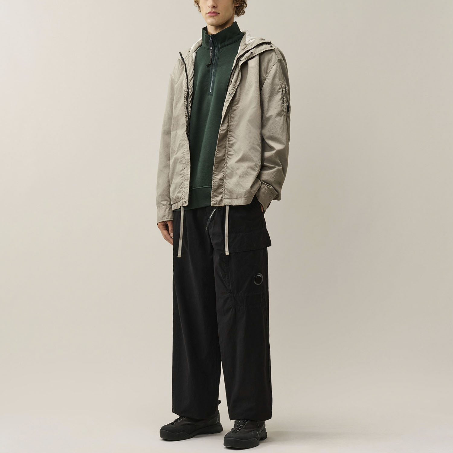 Брюки-карго C.P. Company Micro-Reps Boxy Pleats Cargo Pants 21CMPA111A110324G 999
