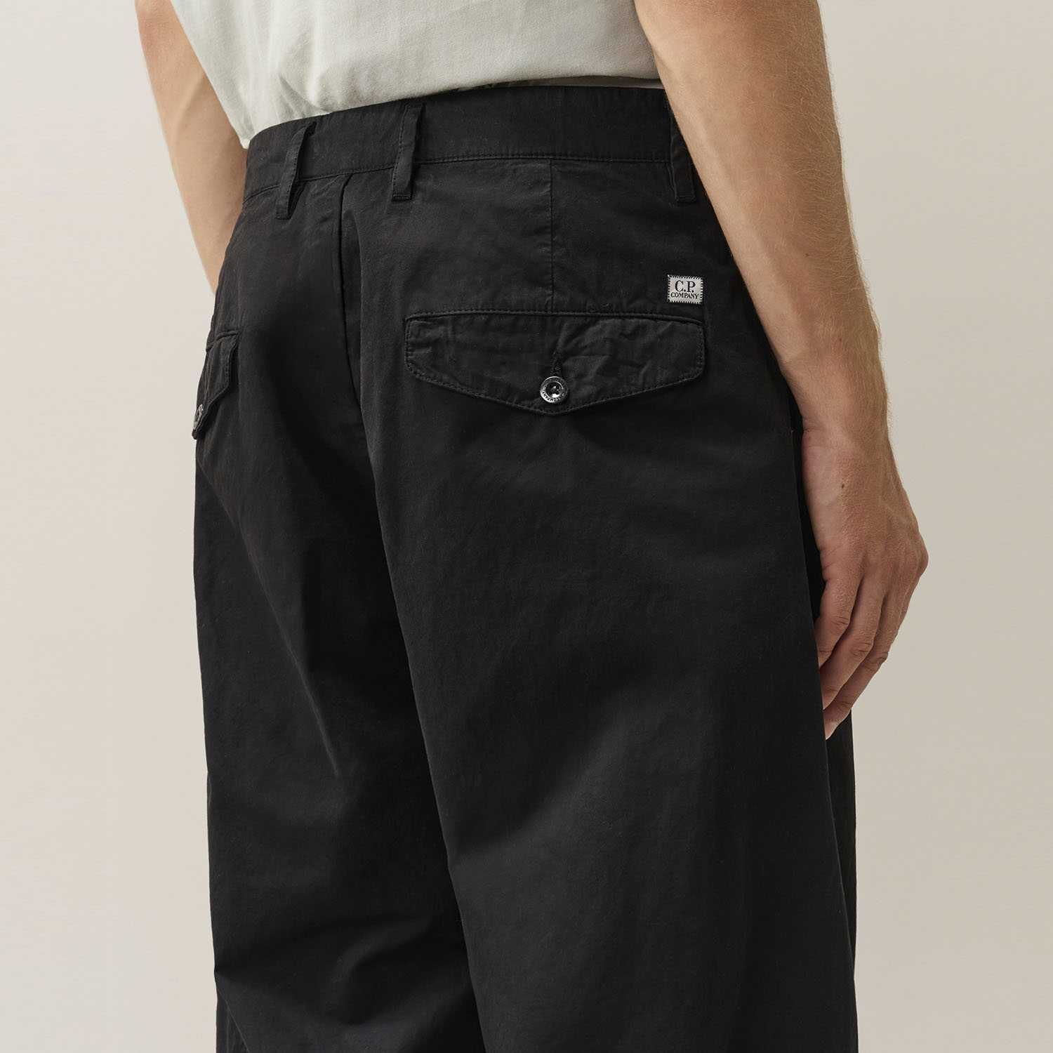 Брюки-карго C.P. Company Micro-Reps Boxy Pleats Cargo Pants 21CMPA111A110324G 999