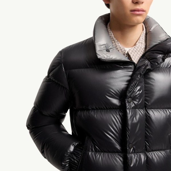 Пуховик Moncler Bendola Laqué Short Down Jacket