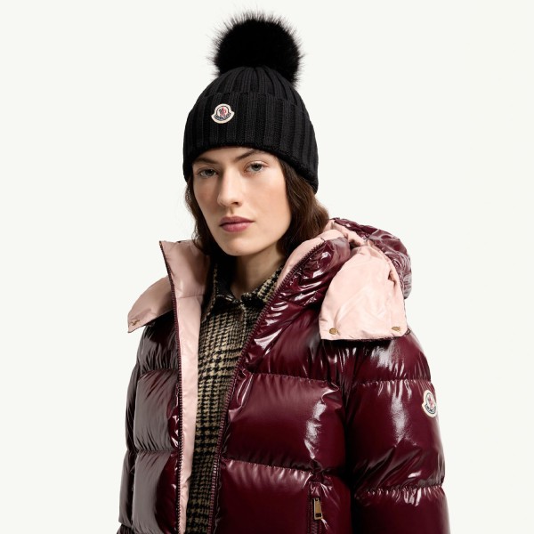 Шапка Moncler Wool Beanie with Pom Pom