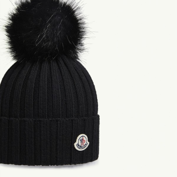 Шапка Moncler Wool Beanie with Pom Pom