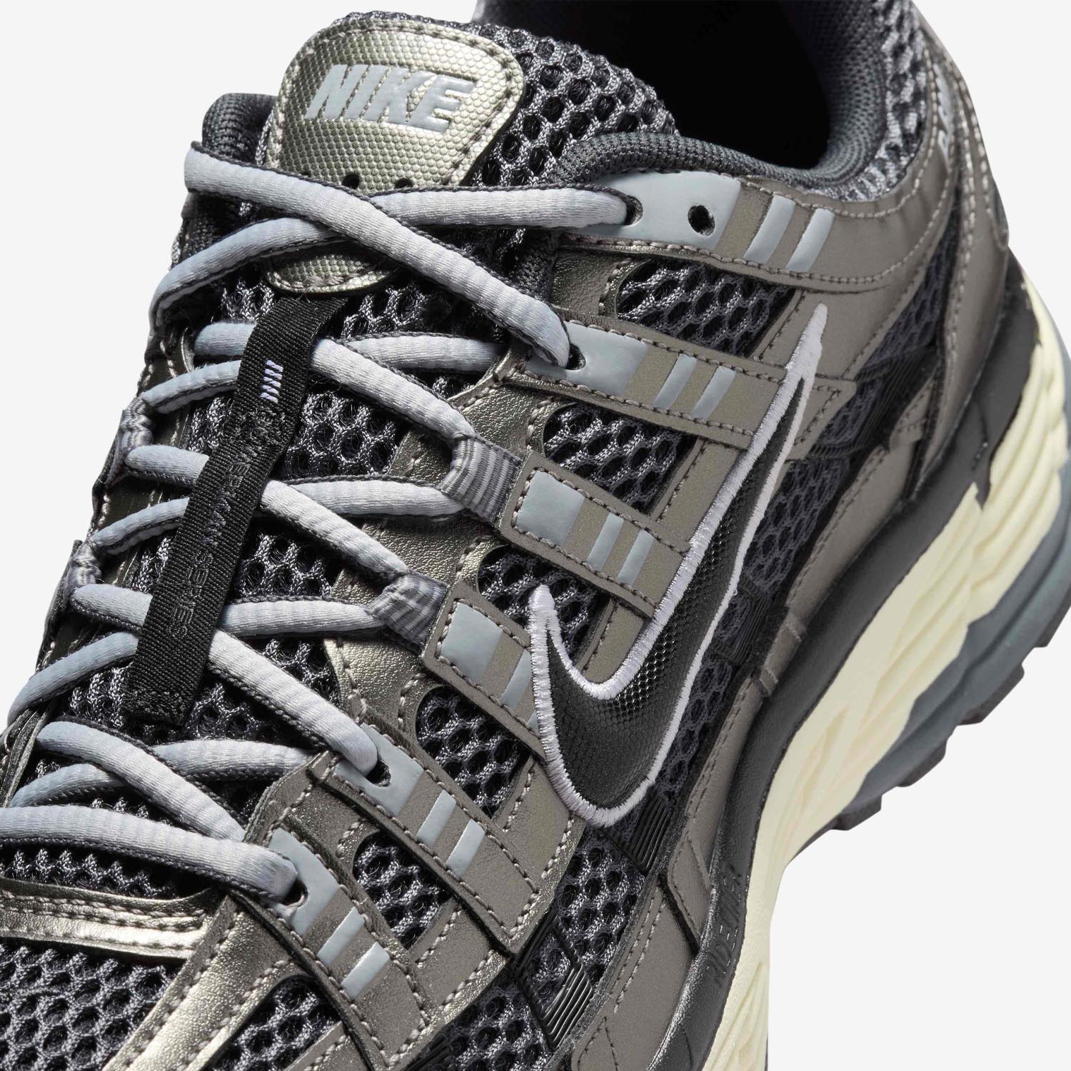 Чоловічі кросівки Nike P-6000 SE IR0923 001