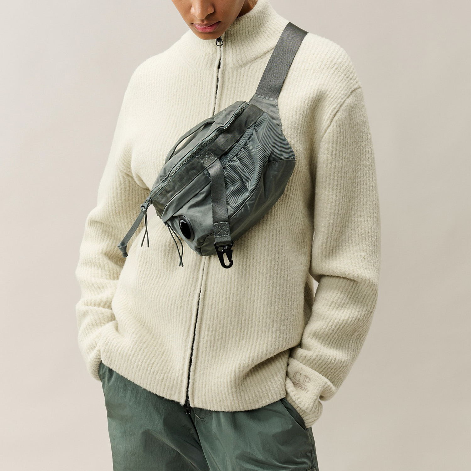 Поясная сумка C.P. Company Nylon B Lens Mini Waist Bag 21CMAC128A005269G 950