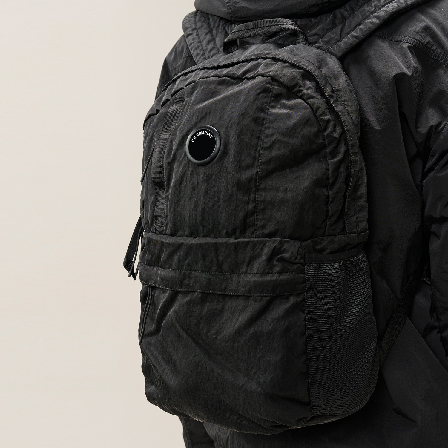 Рюкзак C.P. Company Nylon B Lens Backpack RCCMAC737A005269G 999