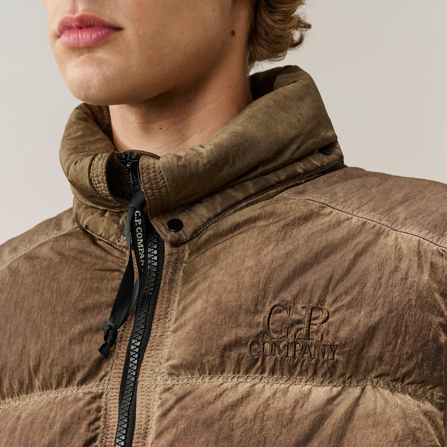 Жилет CP Company Eco-Chrome R 21CMVE114A006369S R30