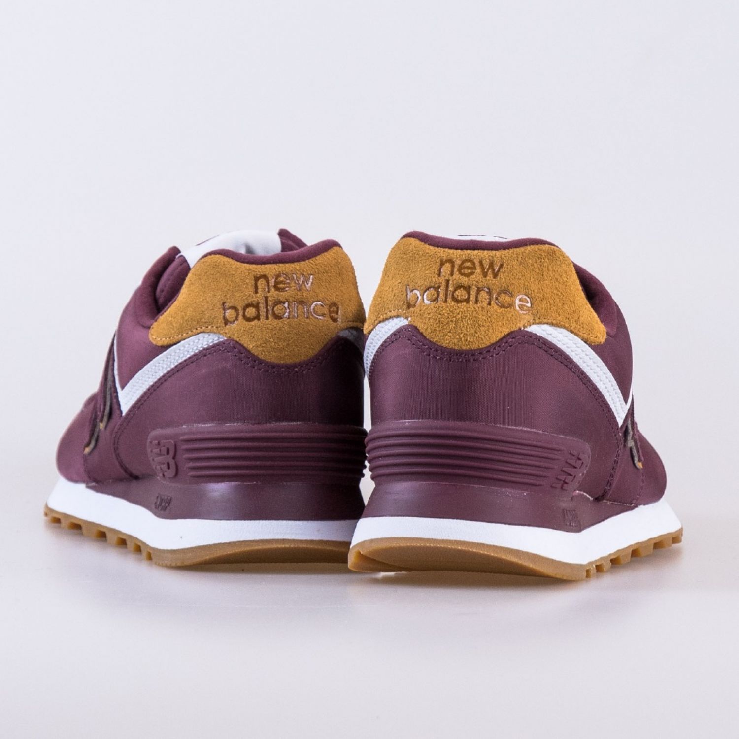 Нью бэланс 9060. New balance дисконт белая дача. New balance охотный ряд. Нью баланс аутлет. New balance аутлет.