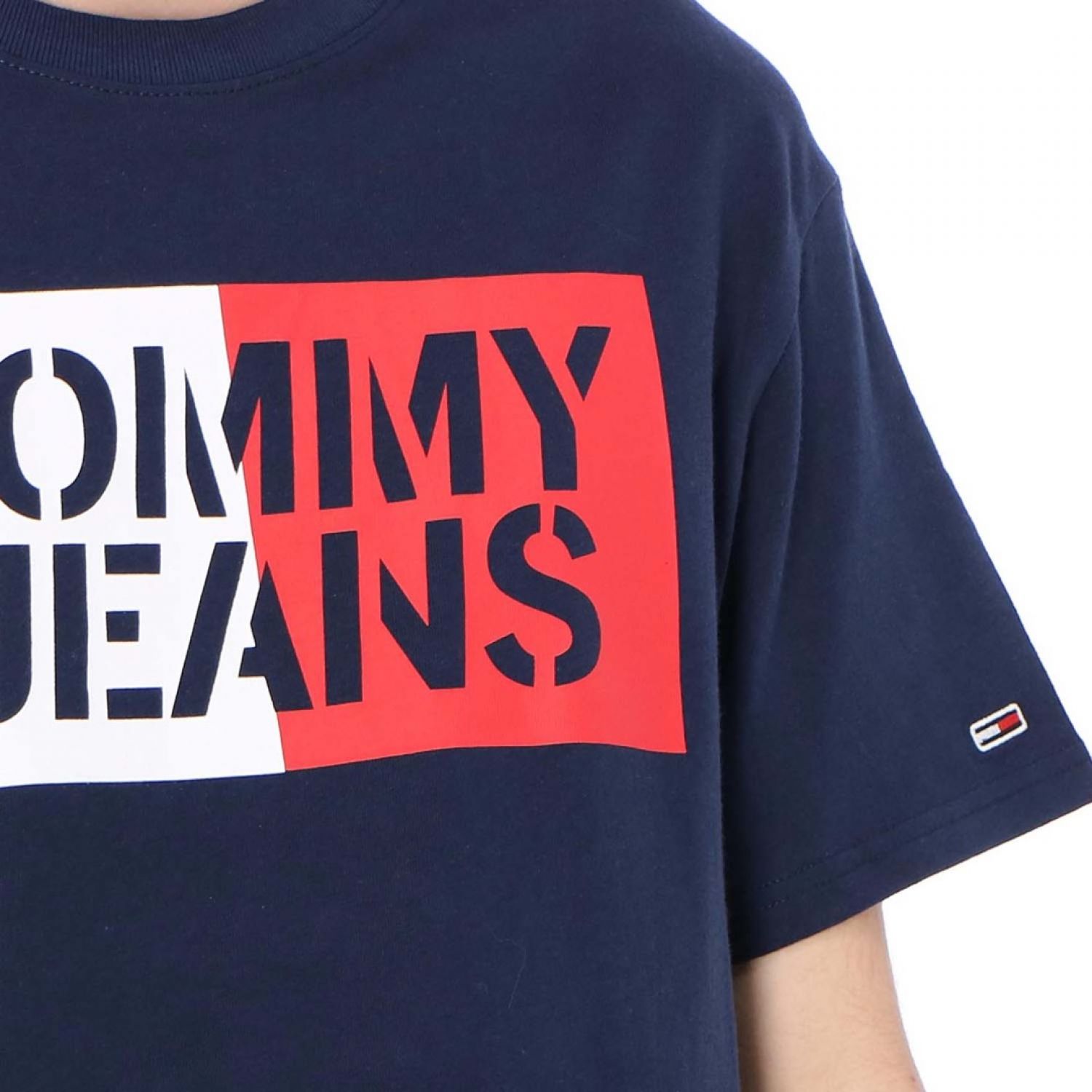 Tommy jeans box deals logo