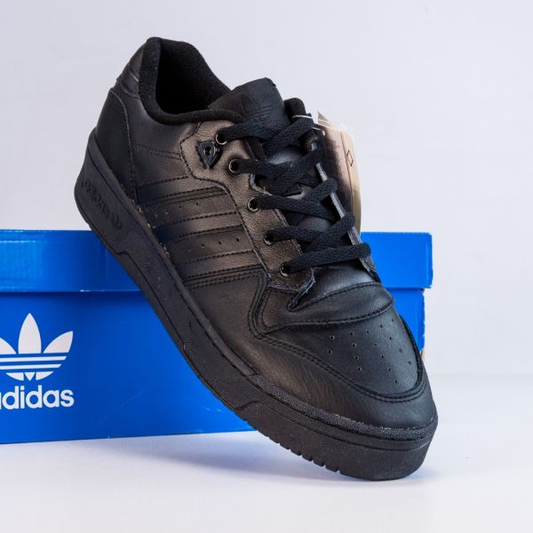 Кроссовки Adidas RIVALRY LOW.