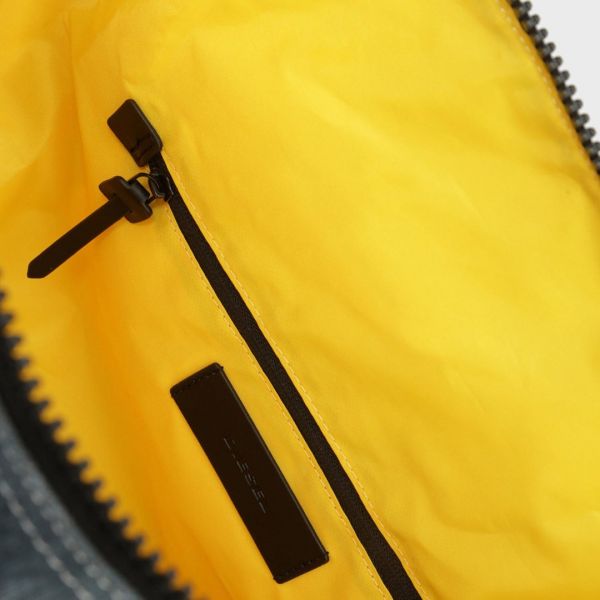 Сумка Diesel D-THISBAG TRAVEL BAG.