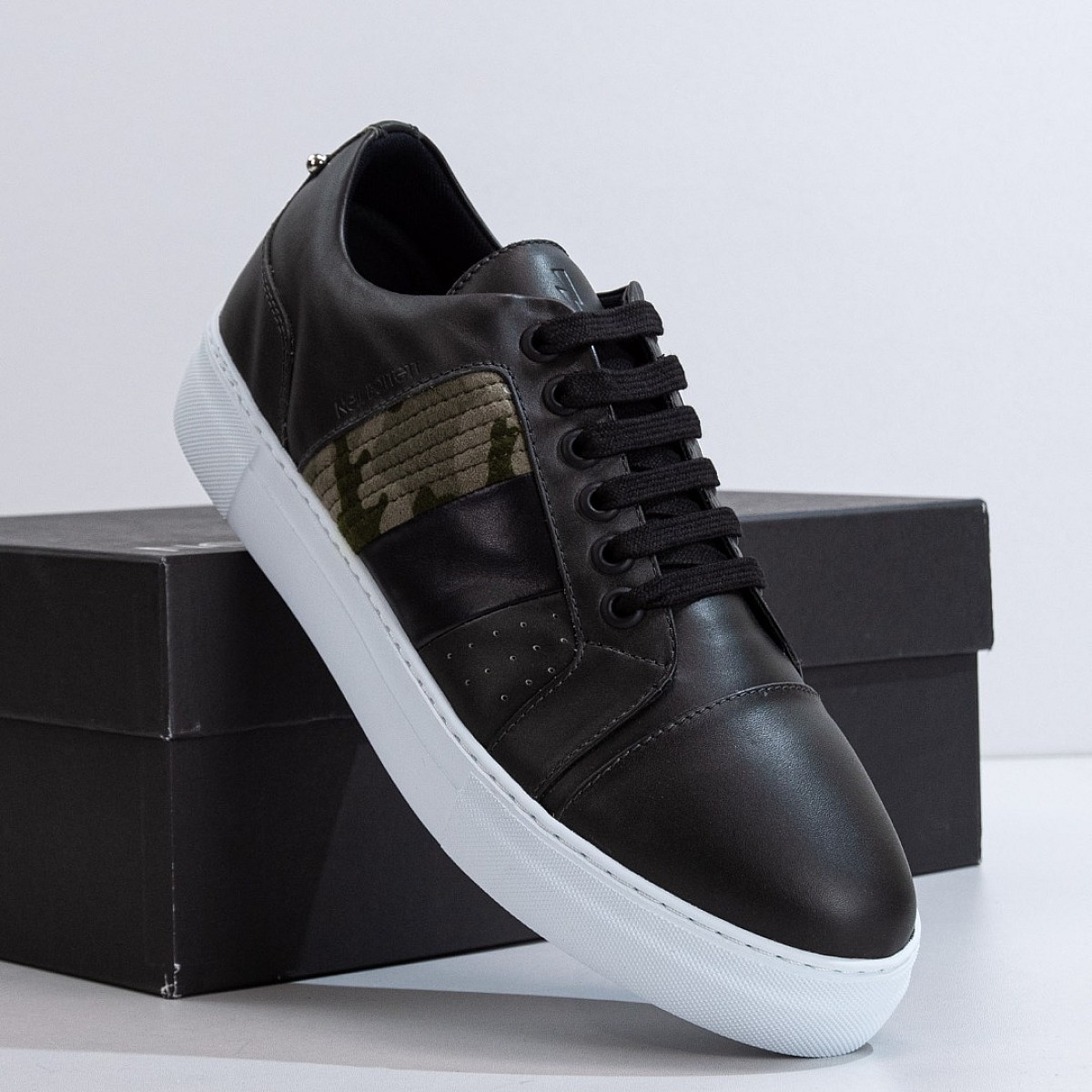 Кеди Neil Barrett Modernist City Trainer