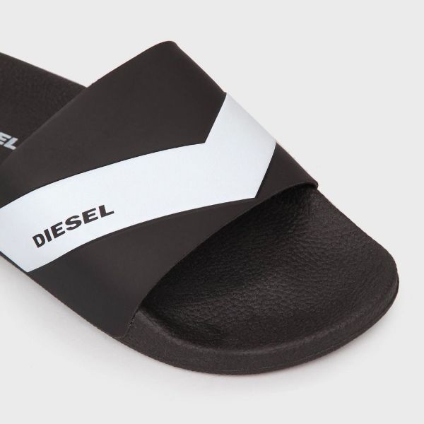 Diesel SA Maral Black White brand centr