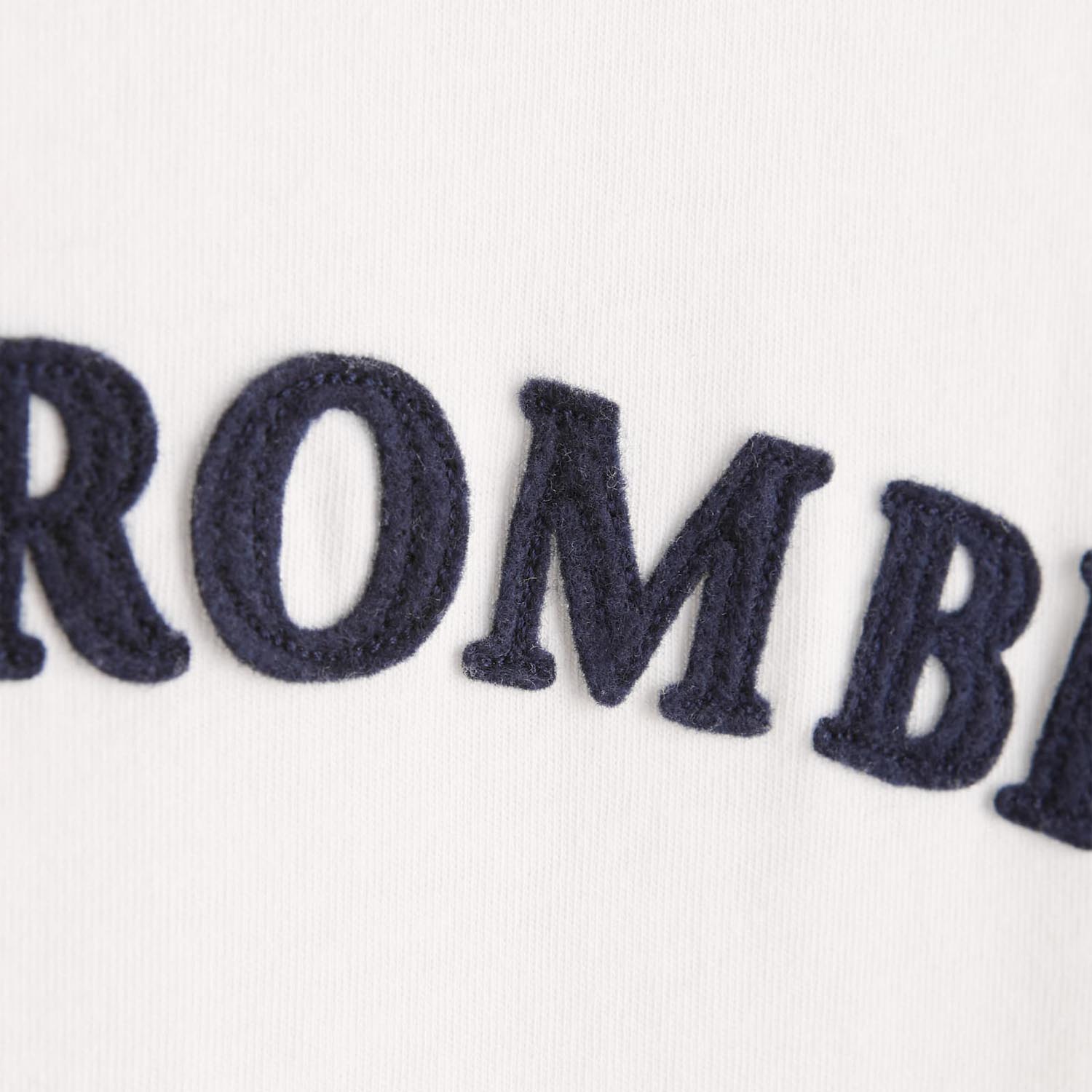 Футболка Abercrombie & Fitch 123-238-2986-100