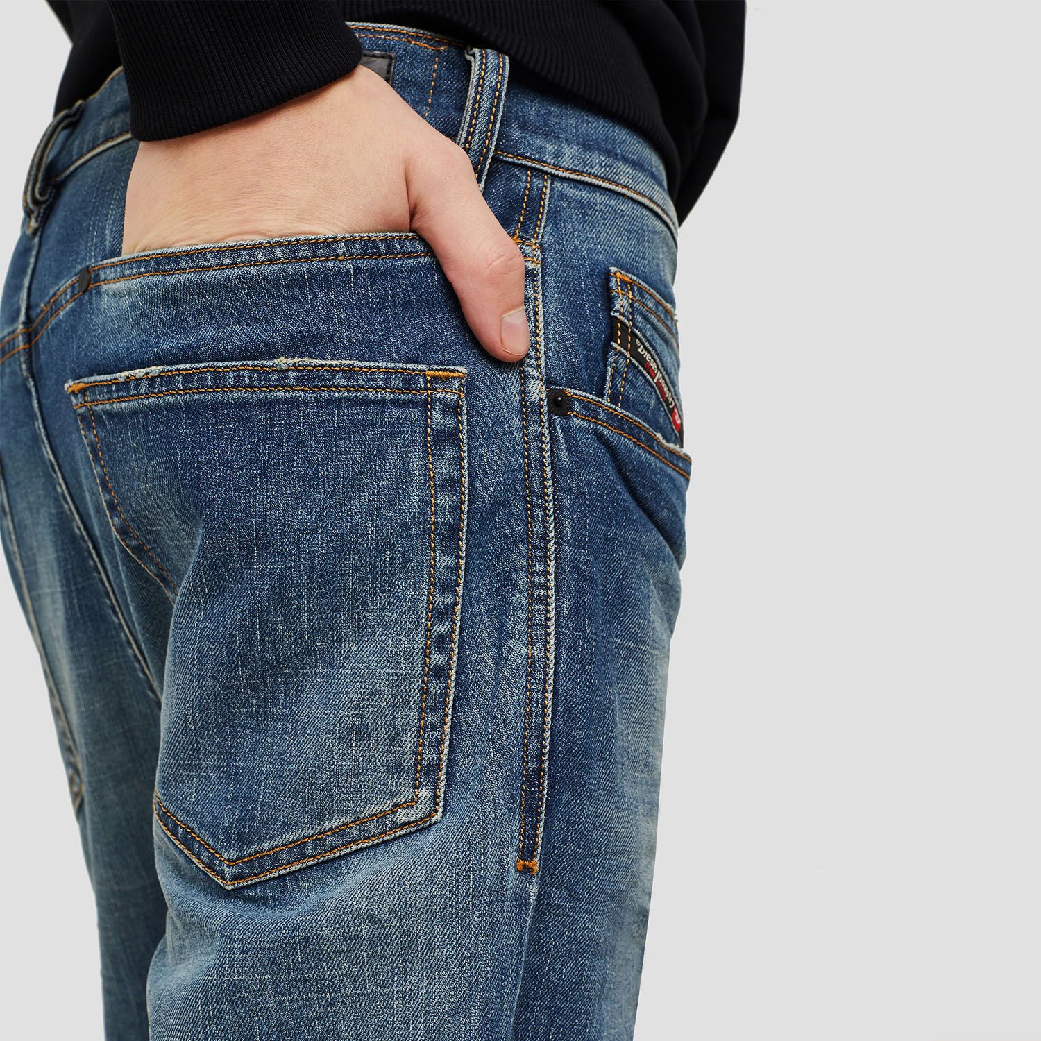 Diesel D Eetar 00SQLY 089AR 01 brand centr