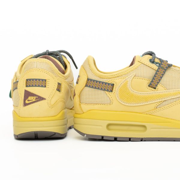 Кроссовки Nike Nike Travis Scott Cactus Jack Saturn Gold.