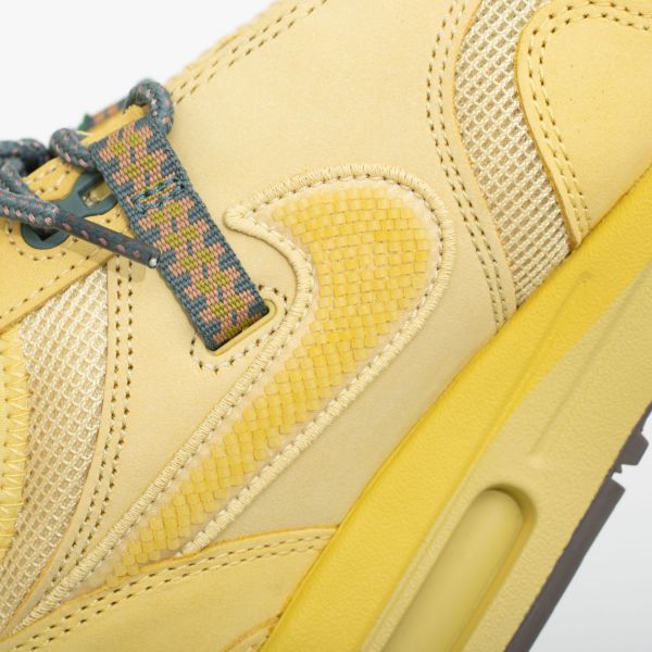Кроссовки Nike Nike Travis Scott Cactus Jack Saturn Gold.