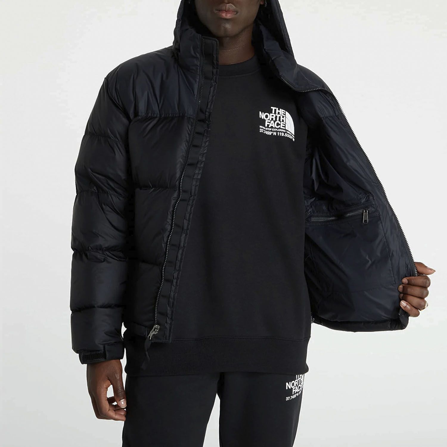 Куртка The North Face M 1996 RTRO NPSE JKT R TNF по акционной цене