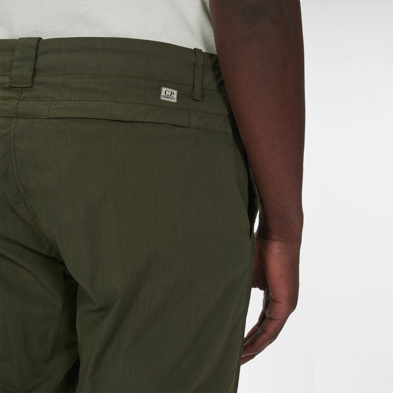 Шорти CP Company 12CMBE250A005746G