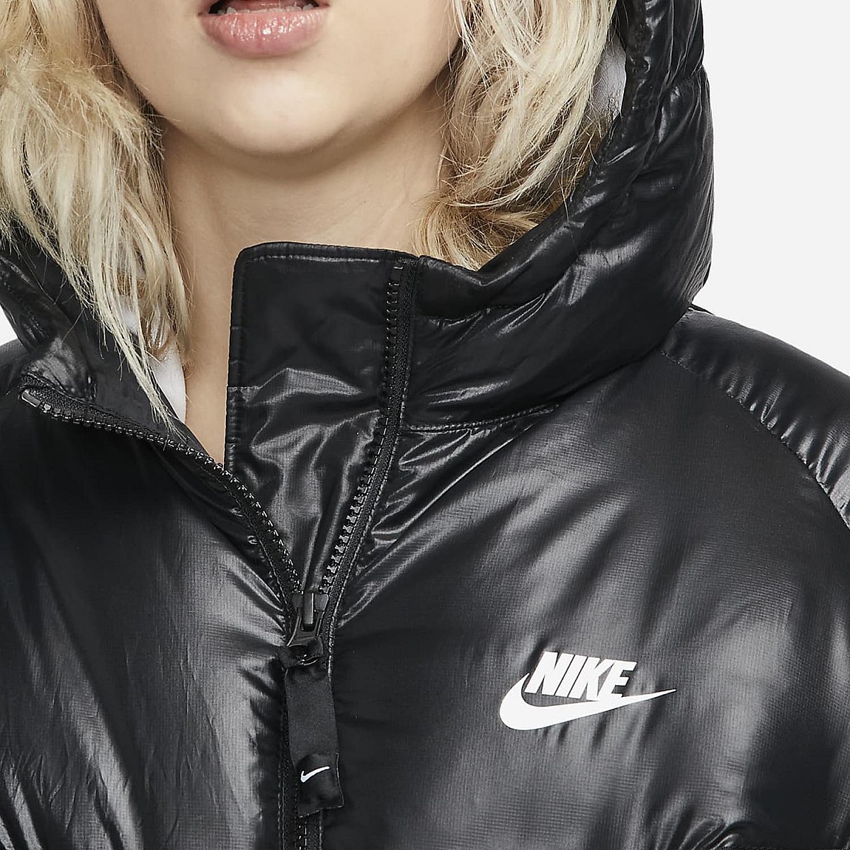 Пуховик Nike DD4652-010