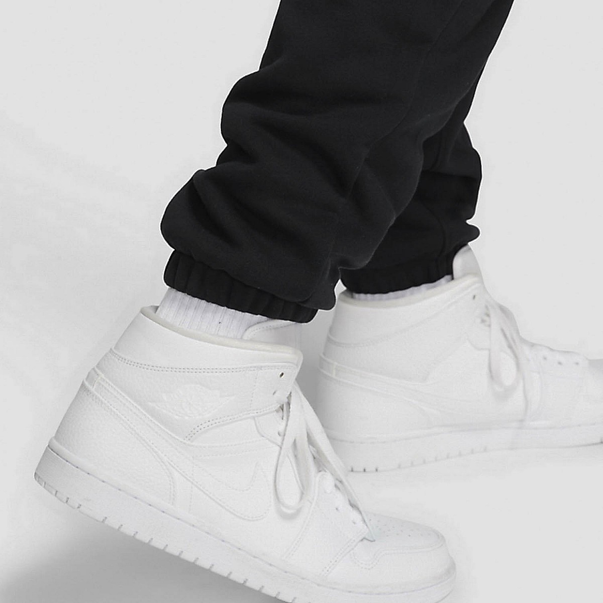 Спортивні штани Nike DA9820-010