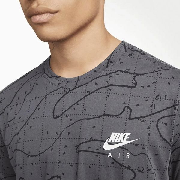 Футболка Nike DM6407-010.