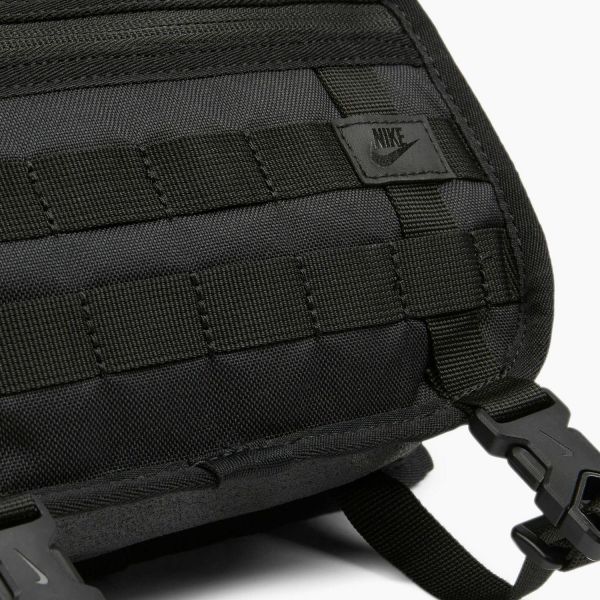 Сумка Nike CQ3817-010.