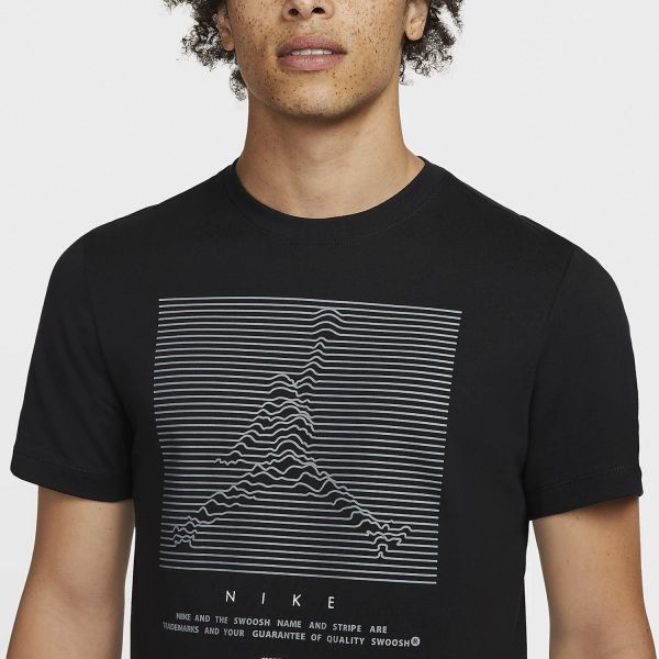 Футболка Nike DH8972-010.