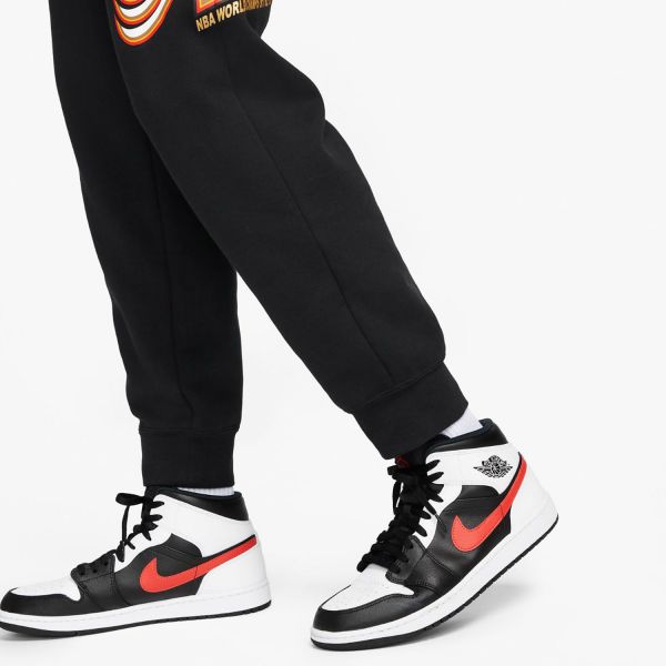 Спортивные штаны Nike DC9608-010.