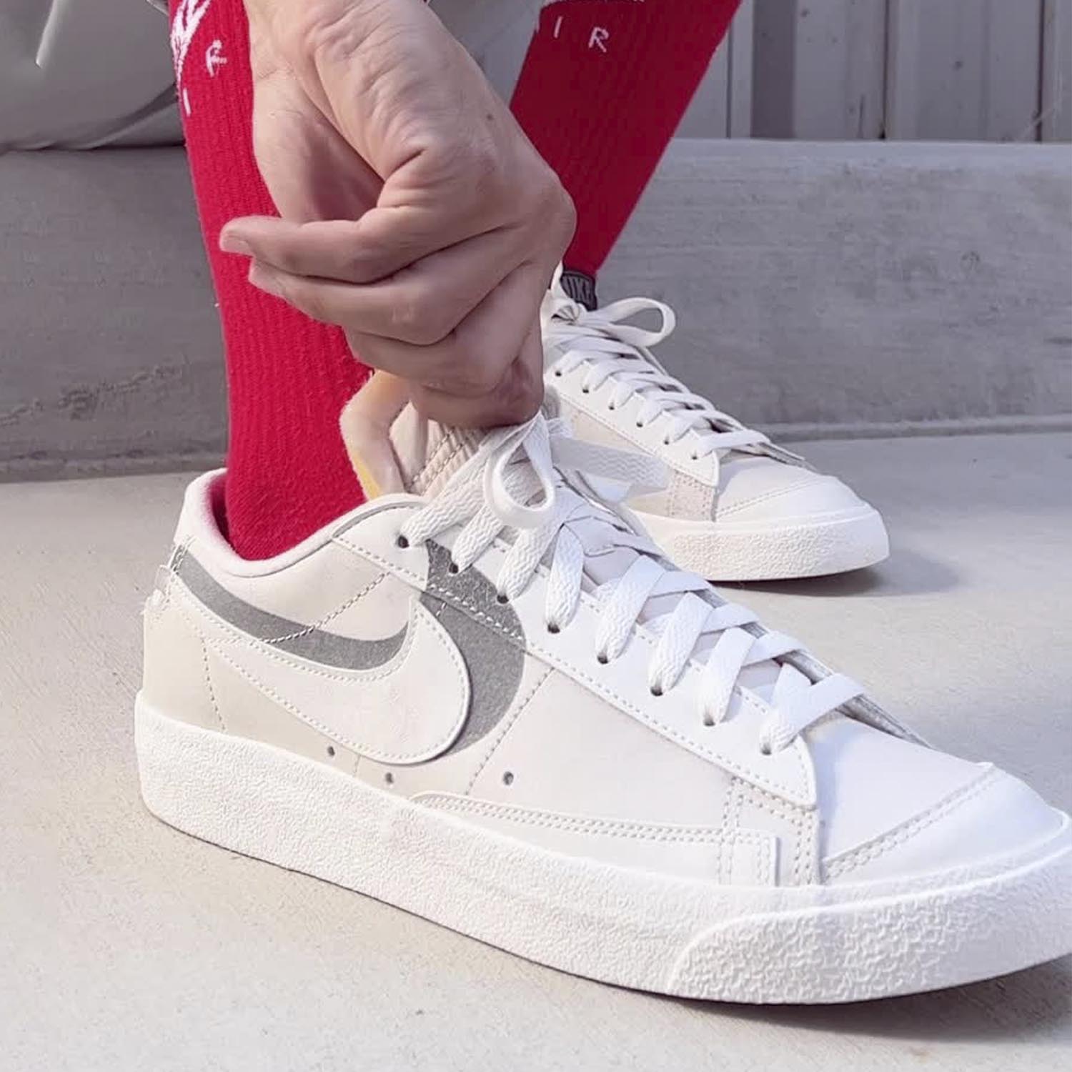 Nike Blazer Low 77 PRM brand centr