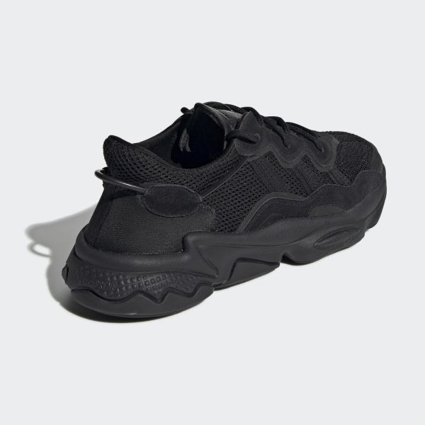 Кроссовки Adidas Ozweego EE6999.