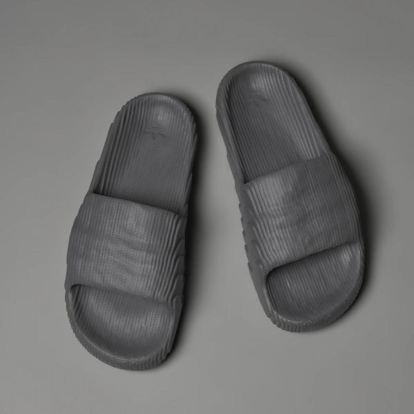 Шлепанцы Adidas Adilette 22 HP6522.