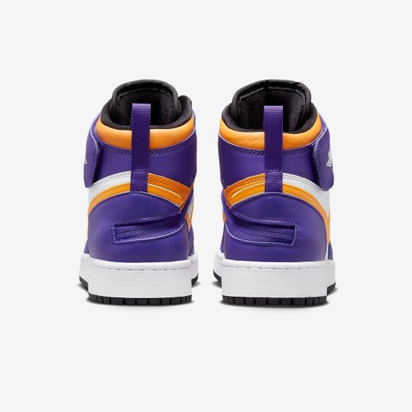 Кроссовки Nike Air Jordan 1 Hi Flyease.